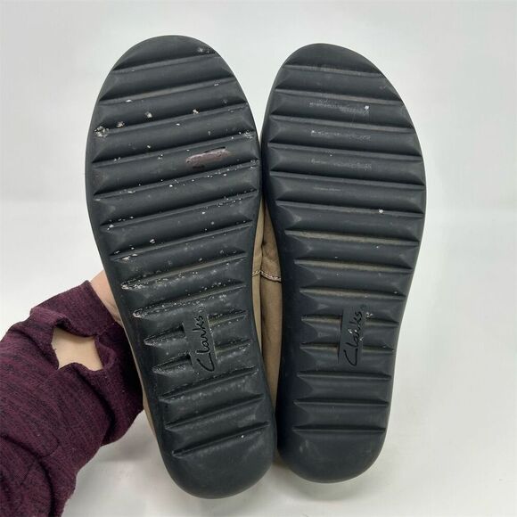 Clarks Women's Beige Leather Ankle Strap Flats Size 6.5W Casual Shoes Round Toe - Picture 8 of 11